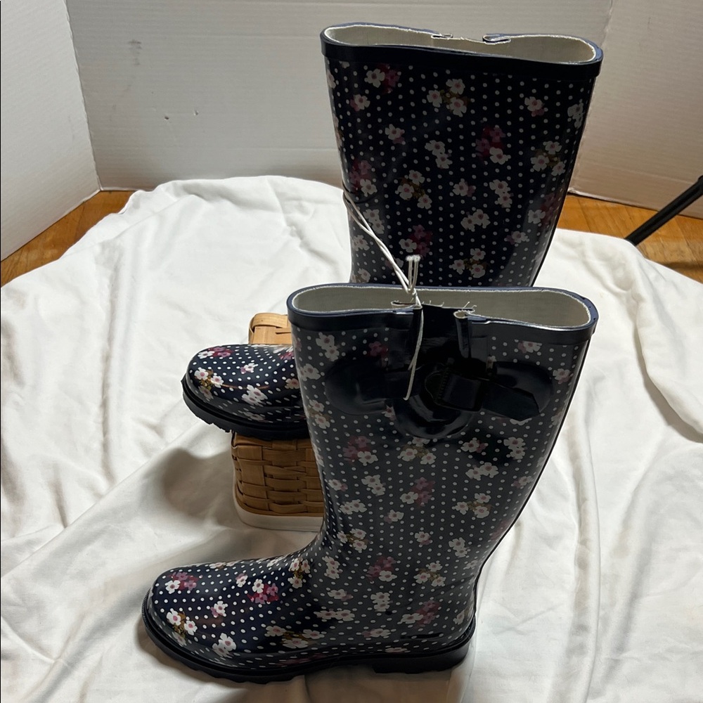 Merona Navy Zena Rain Boot Tag buckles on the top side